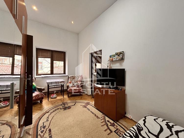Apartament cu 2 camere nedecomandat, mobilat în Iosefin