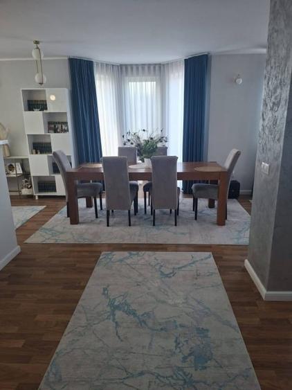 Casă individuală cu 5 camere cu Canalizare în Corunca