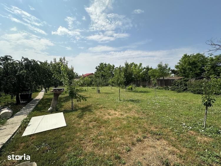 Casă cu 6 camere cu Teren 2250 Mp în Fulga