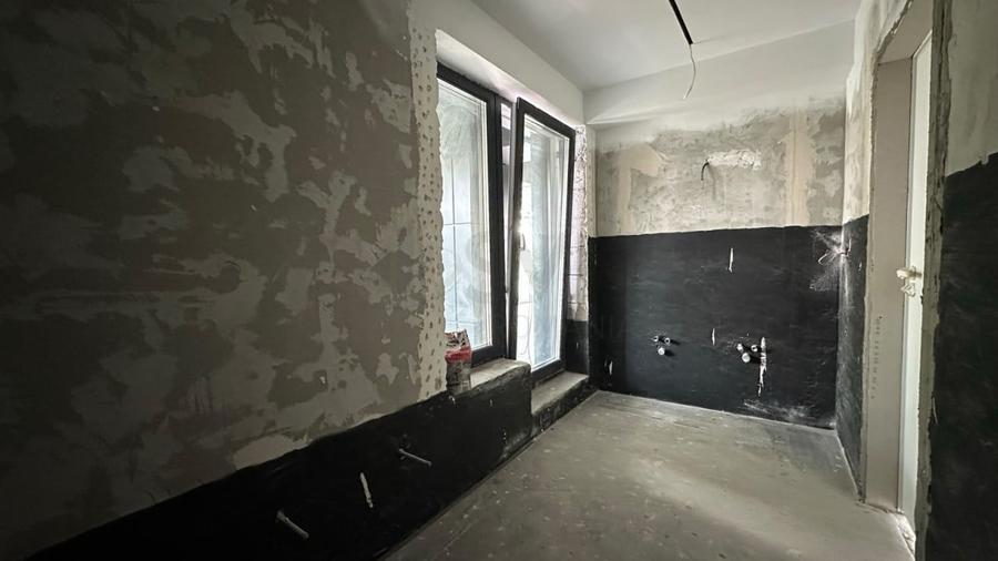 Apartament cu 5 camere decomandat în Parcul Carol