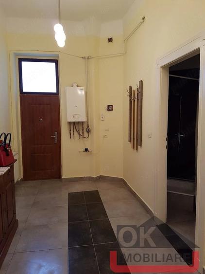 Apartament cu 5 camere decomandat în Central
