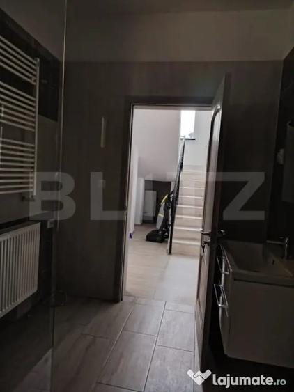 Casa de vanzare, cu 6 camere, 288 mp, zona Voinesti - 15