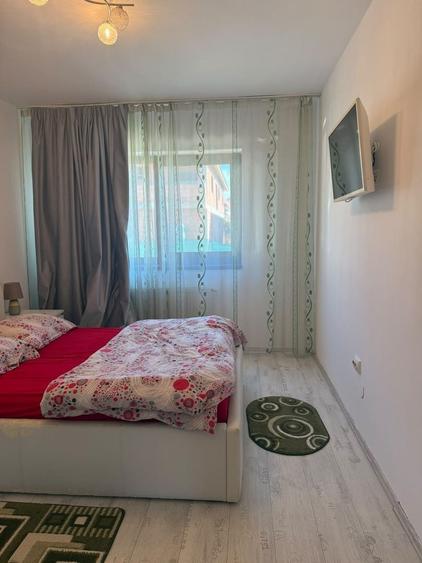 Apartament cu 2 camere semidecomandat, mobilat în Florești