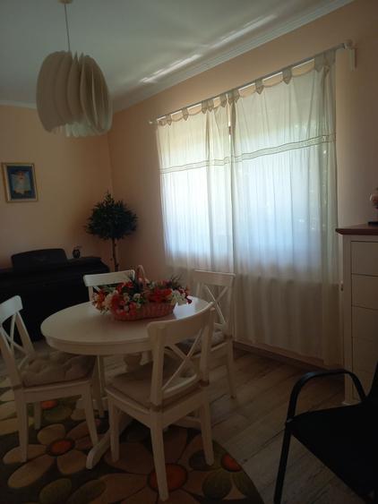 Casă cu 4 camere cu Teren 150 Mp în Roșu