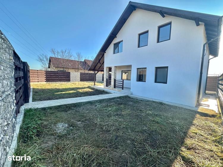 Casă cu 4 camere decomandat cu Teren 400 Mp în Central