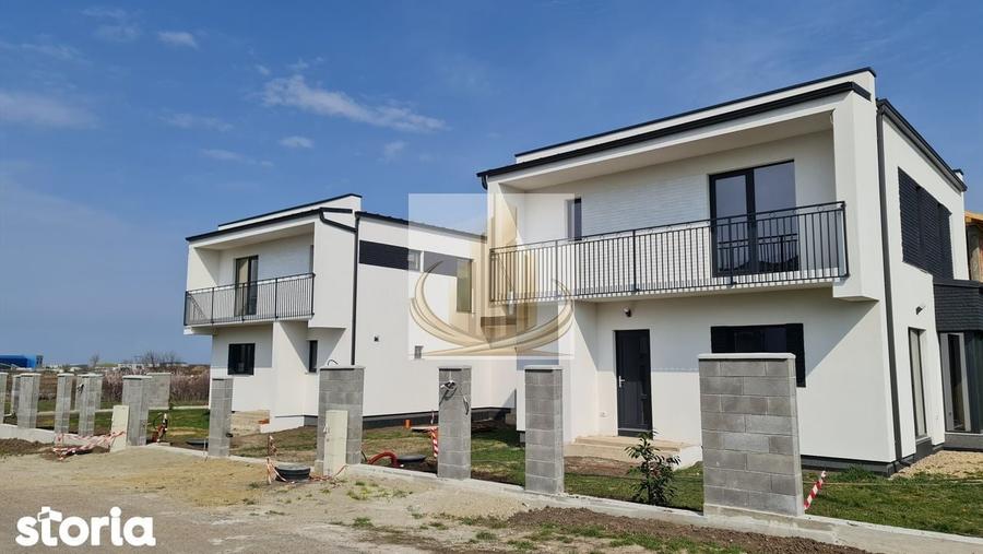 Duplex cu 5 camere cu Canalizare în Dumbrăvița