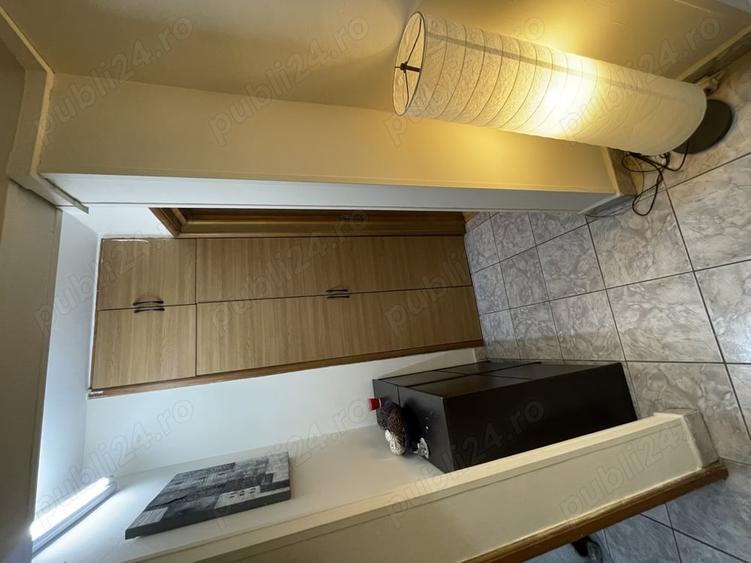 Apartament cu 4 camere decomandat în 9 Mai