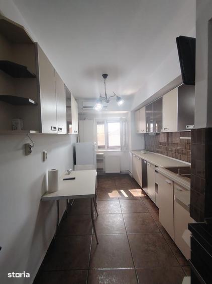 Apartament cu 3 camere decomandat în Ultracentral