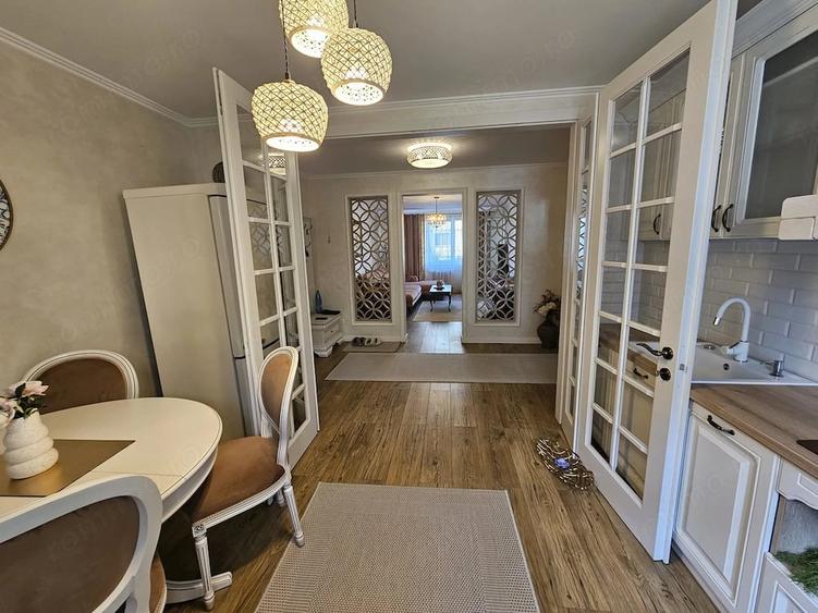 Apartament cu 3 camere decomandat în Central