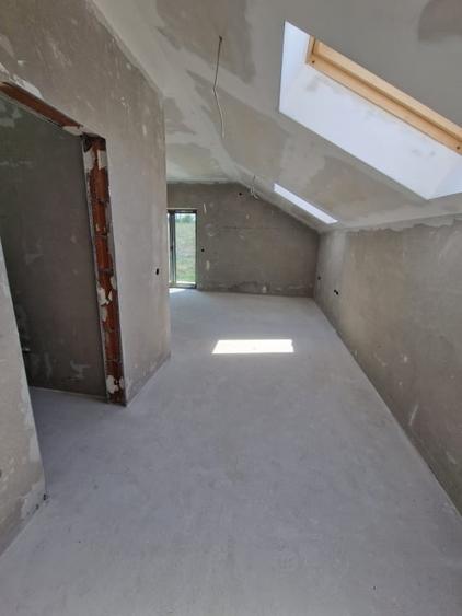 Casă cu 5 camere cu Teren 250 Mp în Șura Mică