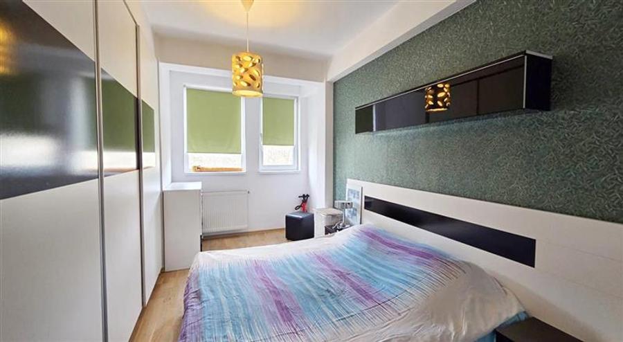 Apartament cu 3 camere decomandat în Crișan