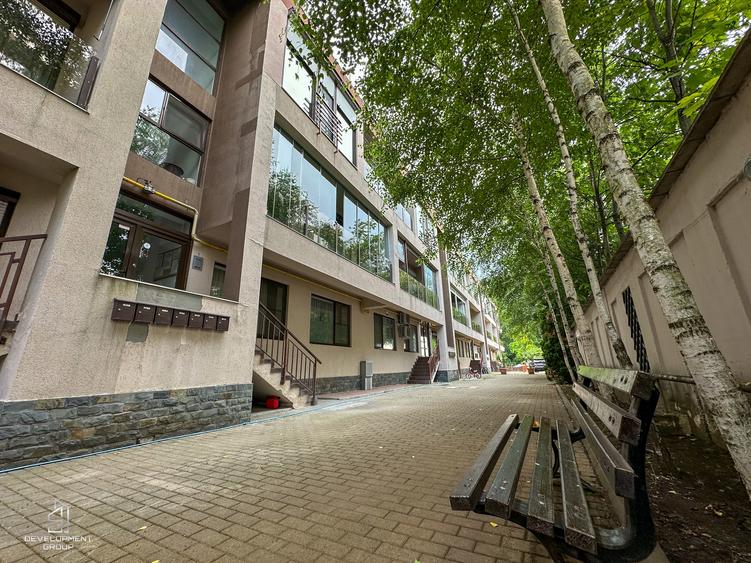 Apartament cu 3 camere semidecomandat în Iancu Nicolae