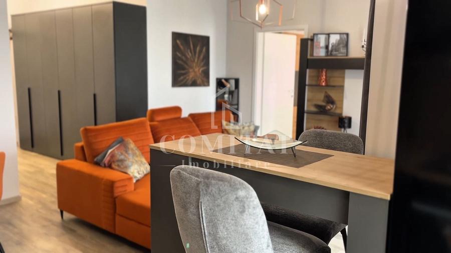 Apartament cu 2 camere semidecomandat, mobilat în Florești