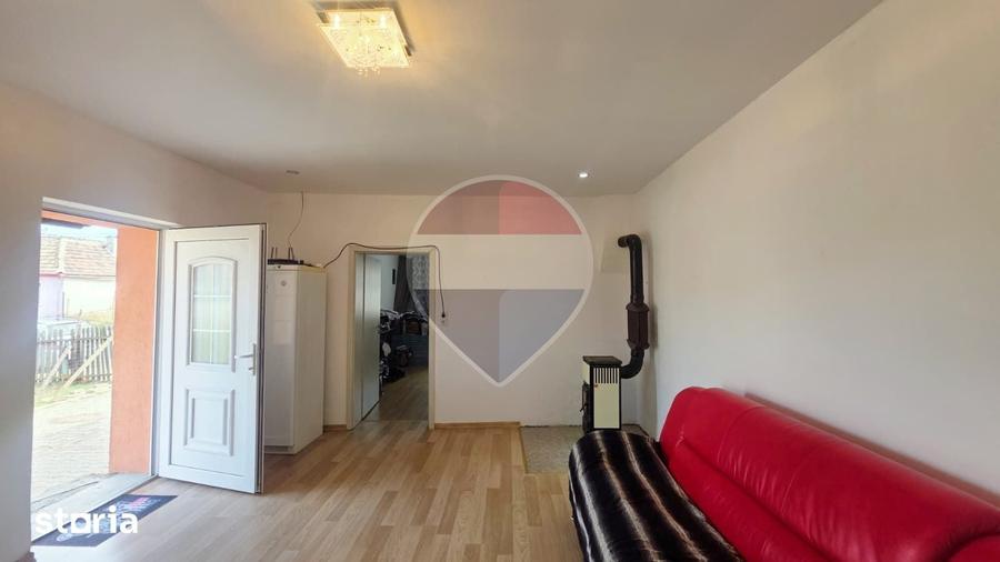 Casă cu 2 camere cu Teren 536 Mp în Central