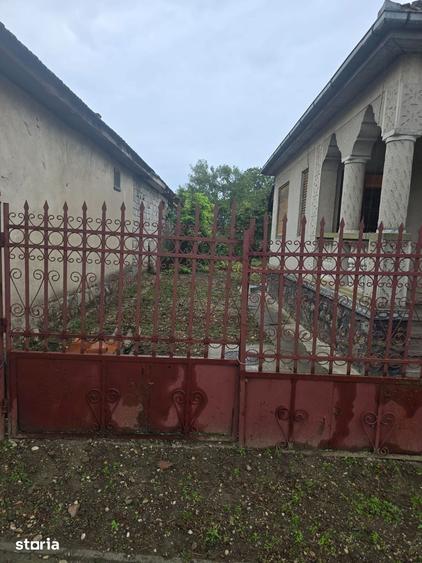 Casă cu 3 camere cu Teren 4800 Mp în Botiz