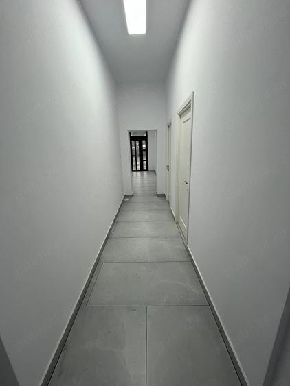Spațiu comercial, de 20 mp, în Central