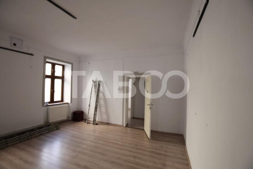 Spatiu comercial de inchiriat in zona Centrala 75mpu Sibiu - 4