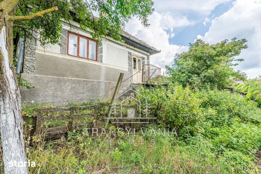 Casă cu 4 camere cu Teren 2560 Mp în Sâmboleni