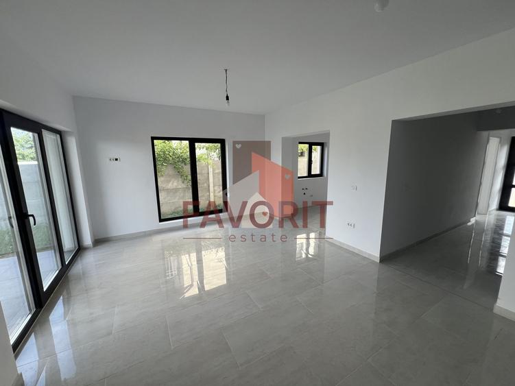 Duplex cu 5 camere cu Canalizare în Chișoda