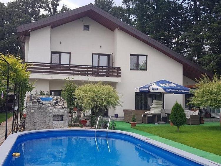 Casă individuală cu 8 camere cu Piscina în Afumați