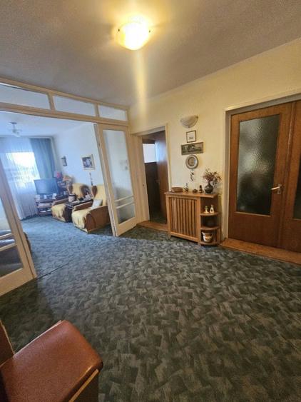 Apartament cu 4 camere decomandat în Central