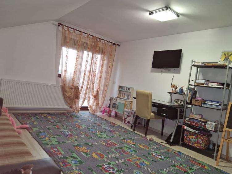 Casă individuală cu 5 camere cu Teren 570 Mp în Bujoreni