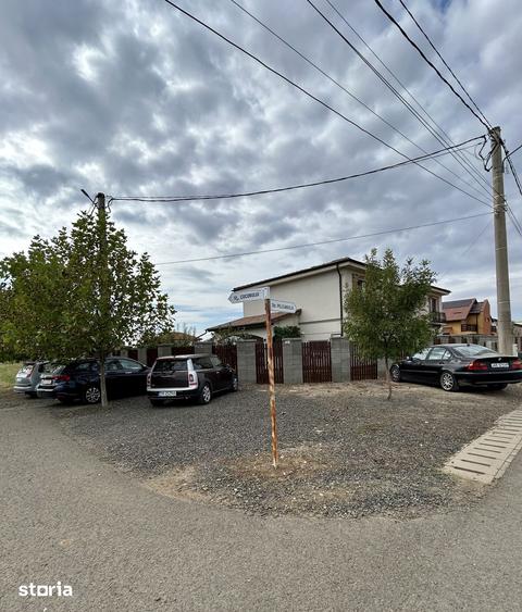 Casă cu 4 camere cu Teren 320 Mp în Dumbrăvița