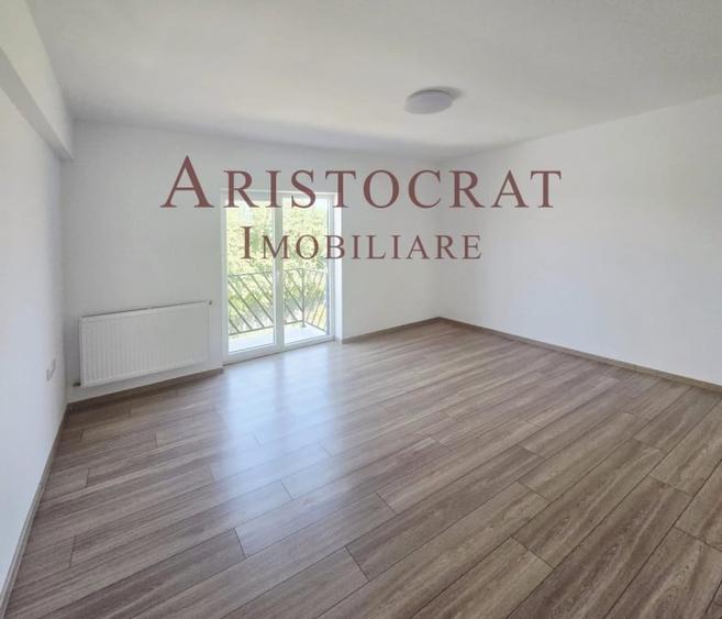 Casă cu 5 camere cu Teren 480 Mp în Corbeanca
