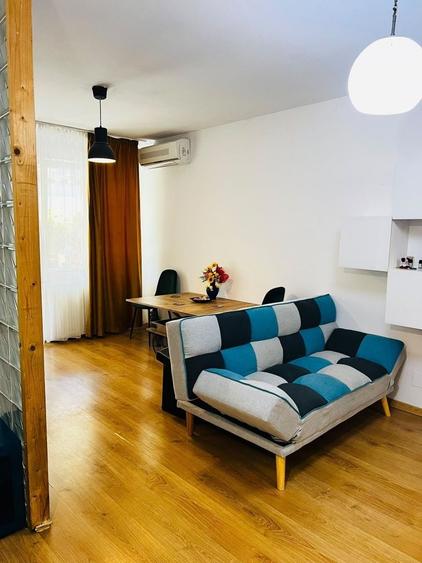 Apartament semidecomandat în Central
