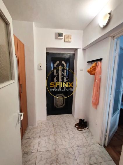 Apartament cu 2 camere semidecomandat, mobilat în P-ța Muncii