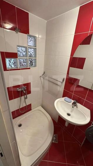 Casă individuală cu 6 camere cu Canalizare în Voiniceni