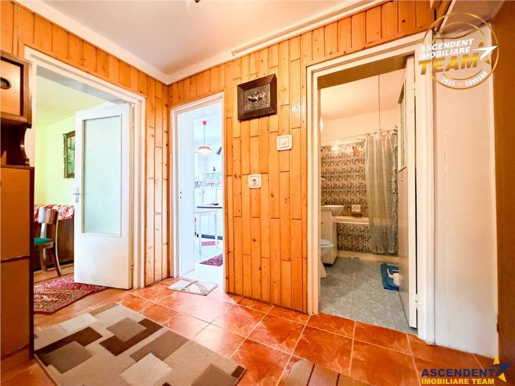 Apartament cu 3 camere decomandat în Central