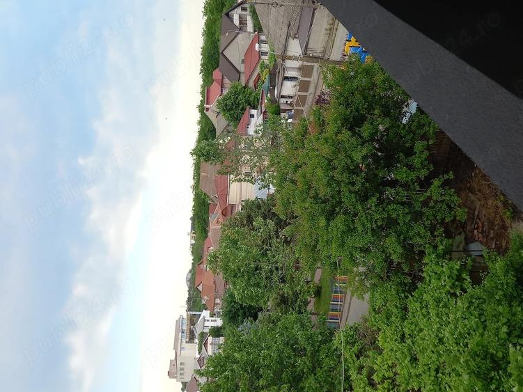 Apartament cu 2 camere semidecomandat în Lazu