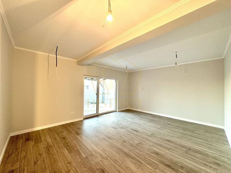 Duplex cu 4 camere cu Canalizare în Remetea Mare
