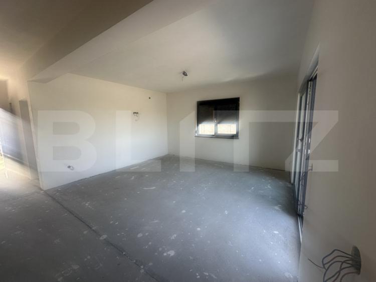 Casă cu 4 camere cu Teren 350 Mp în Odoreu