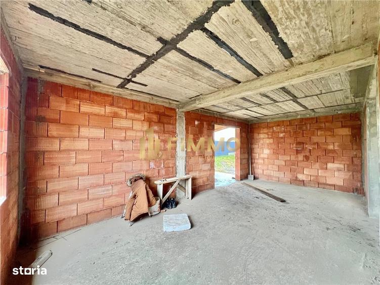 Casă cu 4 camere în Bulai