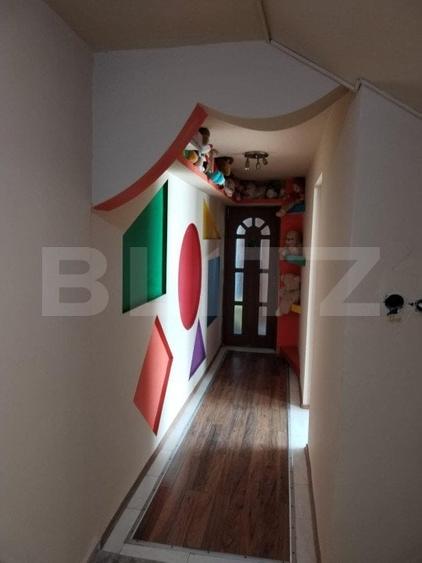 Casă individuală cu 7 camere cu Garaj în Ulmi