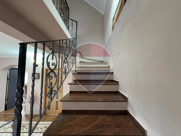 Casă cu 5 camere cu Teren 2687 Mp în Mădăras