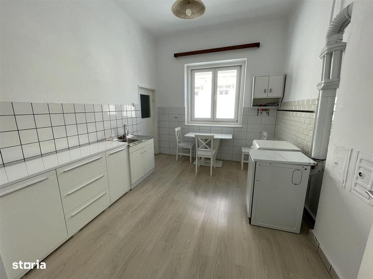 Apartament cu 4 camere în Central
