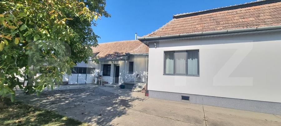Casă individuală cu 4 camere cu Canalizare în Viișoara