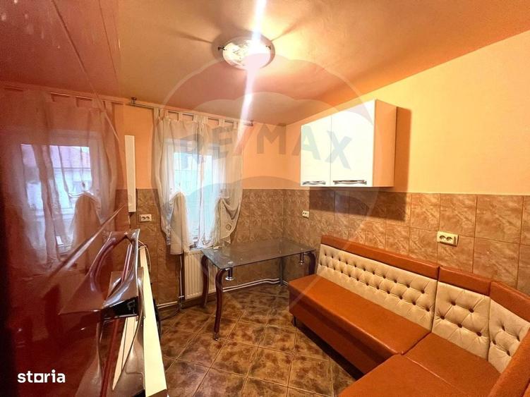 Apartament cu 3 camere decomandat, mobilat în Răcăciuni