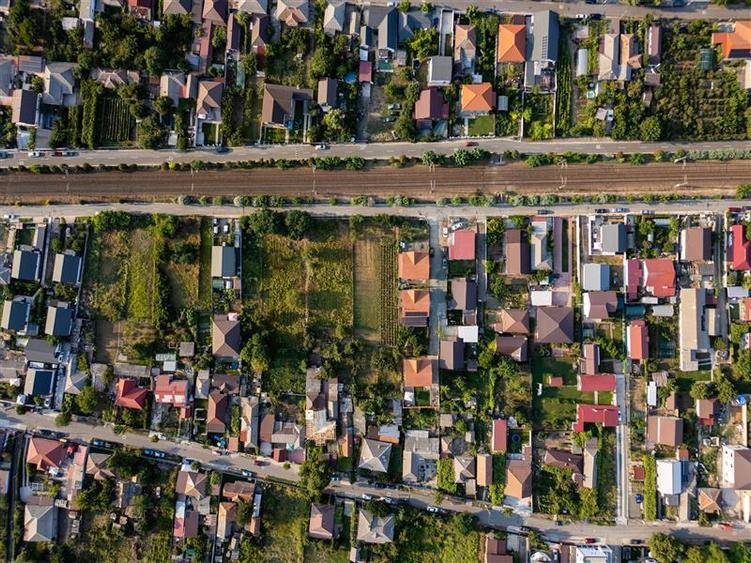 Teren Construcții intravilan de 1167 mp, în Valu lui Traian