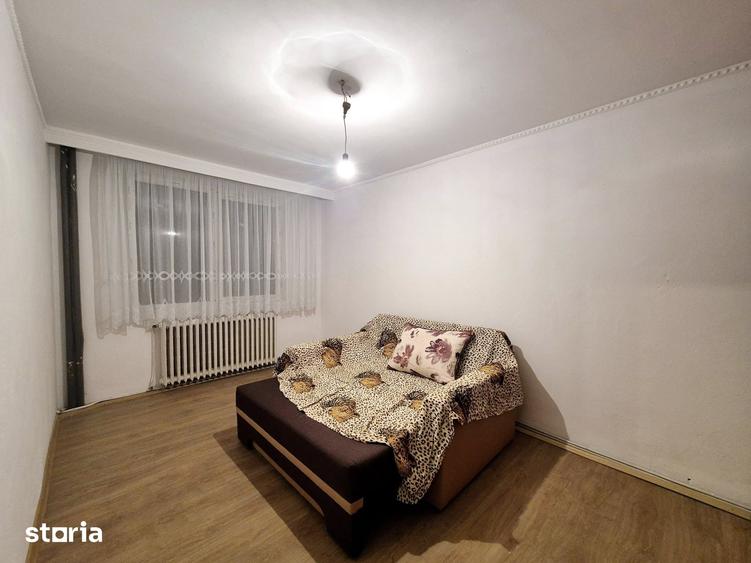Apartament cu 3 camere decomandat în Precista
