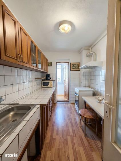 Apartament cu 3 camere decomandat, mobilat în Mircea cel Bătrân