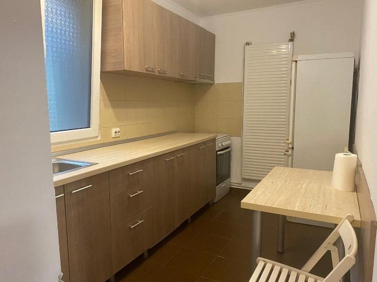 Apartament cu 2 camere decomandat, mobilat în Eroii Revoluției