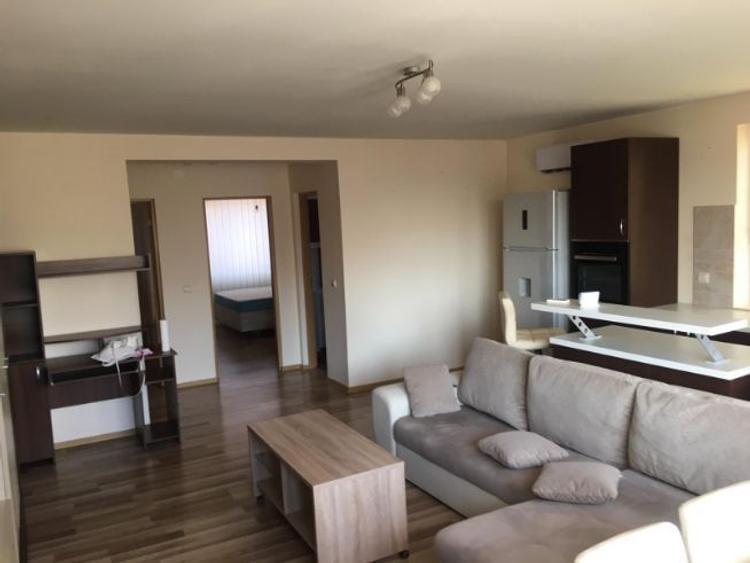 Apartament cu 3 camere decomandat în Dumbrăvița