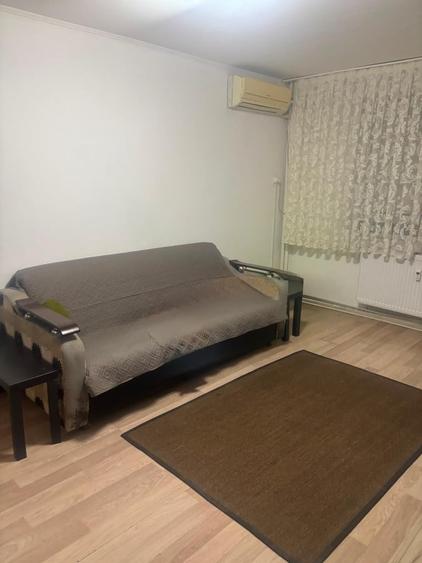 Apartament cu 2 camere decomandat în Socului
