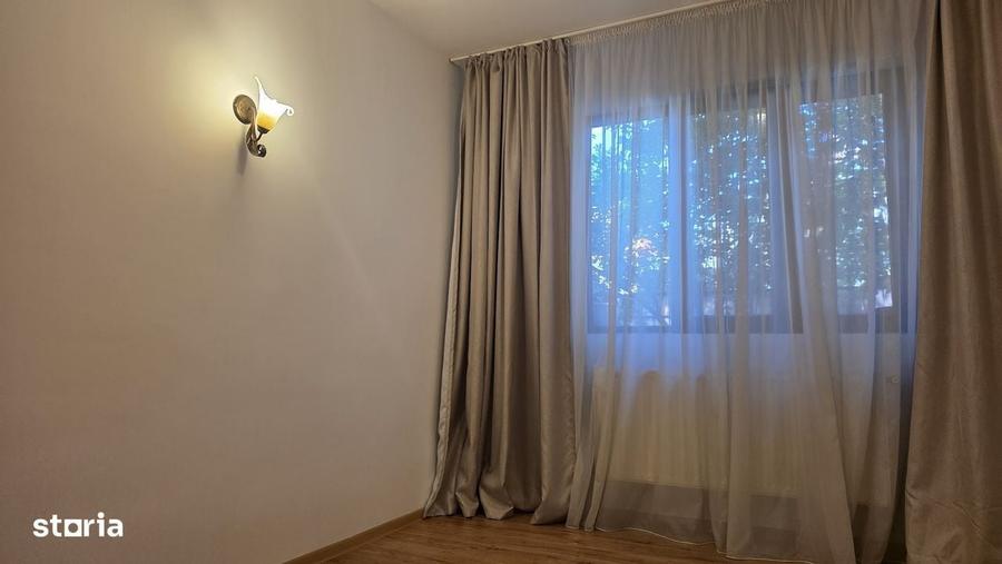 Apartament cu 3 camere în P-ța Alba Iulia