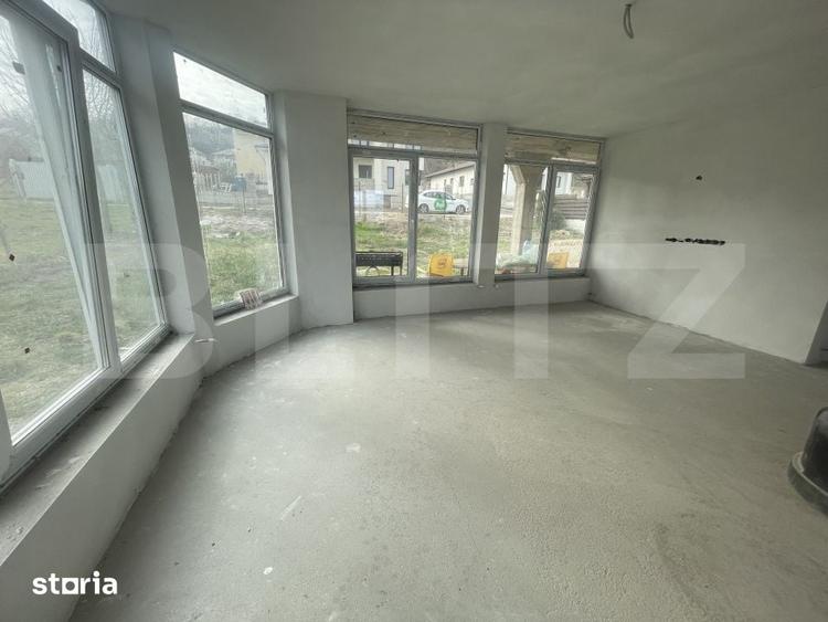 Casă cu 5 camere cu Teren 1000 Mp în Central