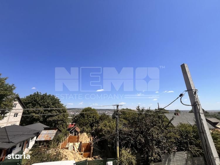 Casă cu 4 camere cu Teren 2 Mp în Central